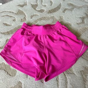 Lululemon size 2 hotty hots